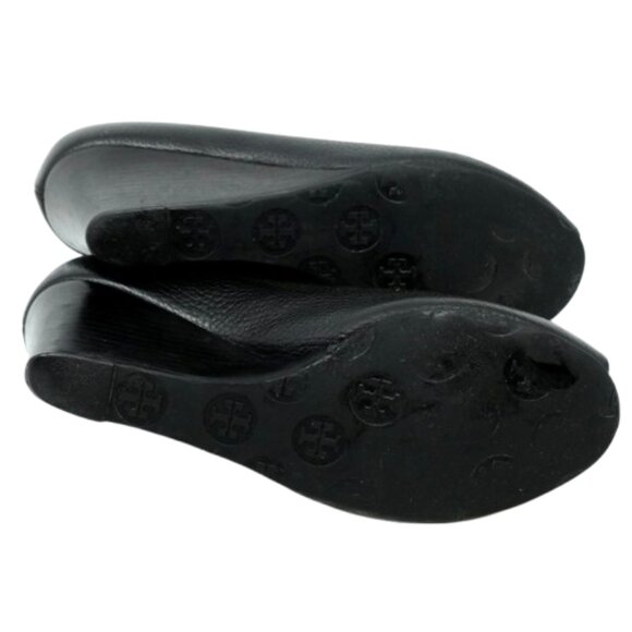 TORY BURCH~Sally 2~PEEP TOE PUMP~BLACK TUMBLED LEATHER SHOES~Size 8 - Picture 7 of 8